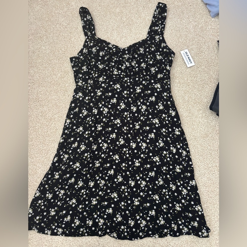 Women’s old navy black floral sleeveless short dress size XS. NWT